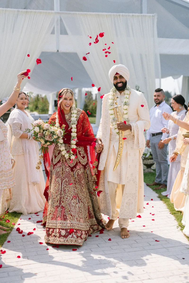 They Stayed Until the Restaurant Closed. Five Years Later, They Celebrated Two Weddings in One Weekend